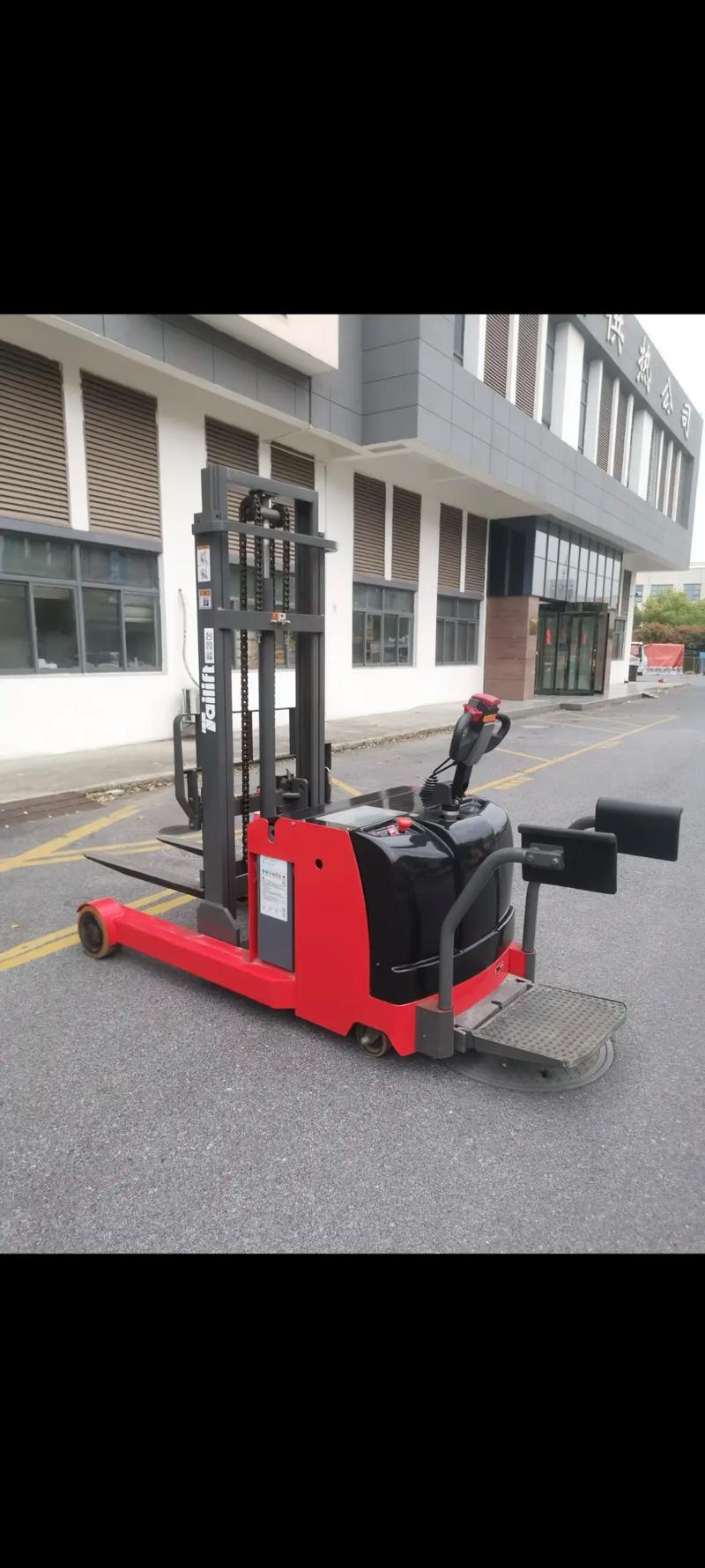 南阳电动叉车：技术演进与绿色物流的革新力量